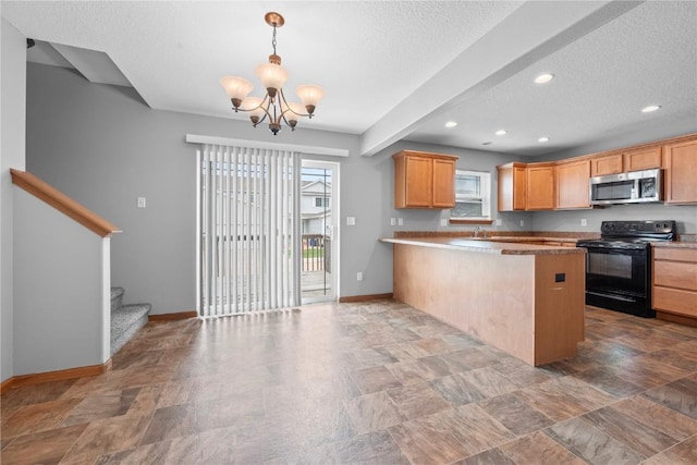 143 Woodstone Ln, Cedar Rapids, IA 52404 - photo 6