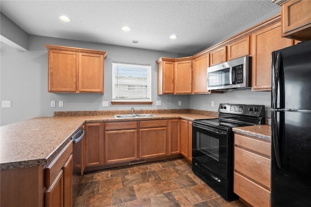143 Woodstone Ln, Cedar Rapids, IA 52404 - photo 9