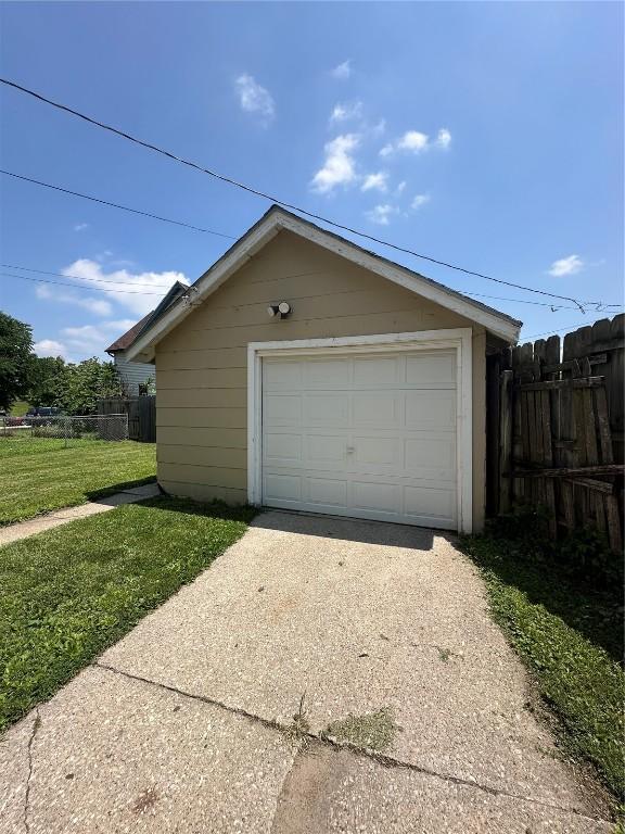 605 4th St SW, Cedar Rapids, IA 52404 - photo 5