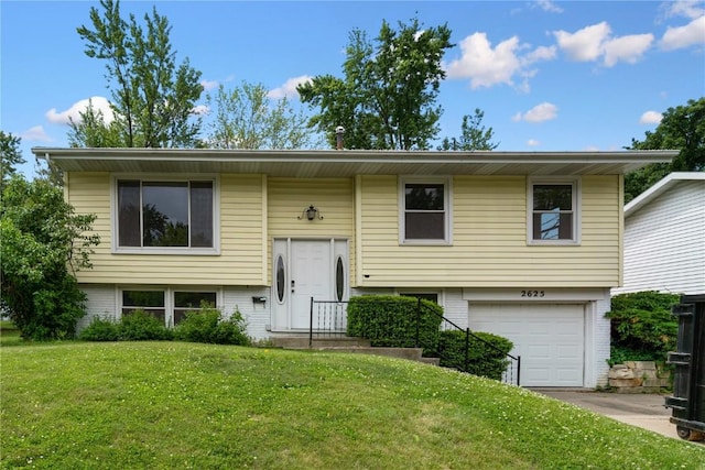 2625 Towne House Dr NE, Cedar Rapids, IA 52402 - photo 1