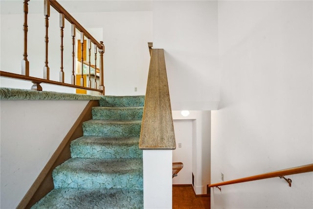 2625 Towne House Dr NE, Cedar Rapids, IA 52402 - photo 2