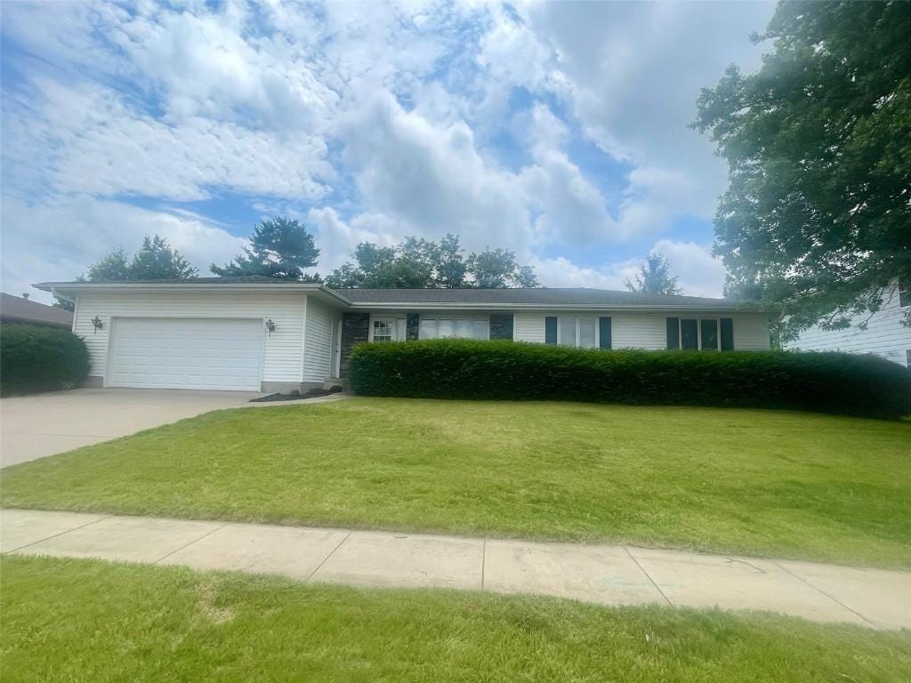 3005 29th Ave, Marion, IA 52302 - photo 1