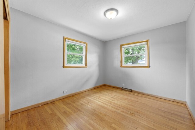 3752 Oakland Rd NE, Cedar Rapids, IA 52402 - photo 11