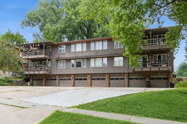 1714 Pikes Peak Ct NE, Cedar Rapids, IA 52402 - photo 1