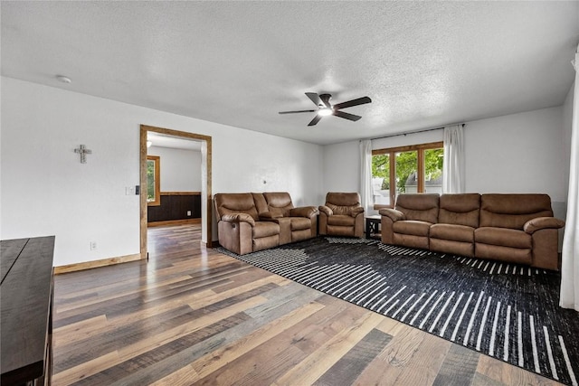 17 3rd Ave, Newhall, IA 52315 - photo 2
