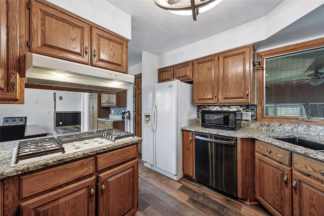 17 3rd Ave, Newhall, IA 52315 - photo 3