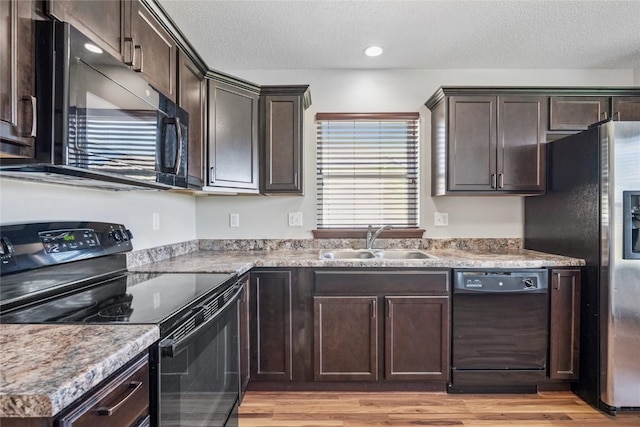 2121 Rosewood Dr NW, Cedar Rapids, IA 52405 - photo 9