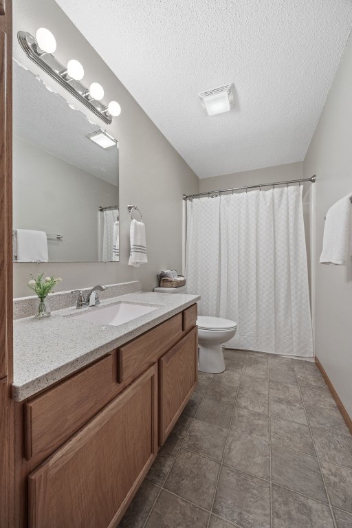8410 Woodstone Ct SW, Cedar Rapids, IA 52404 - photo 22