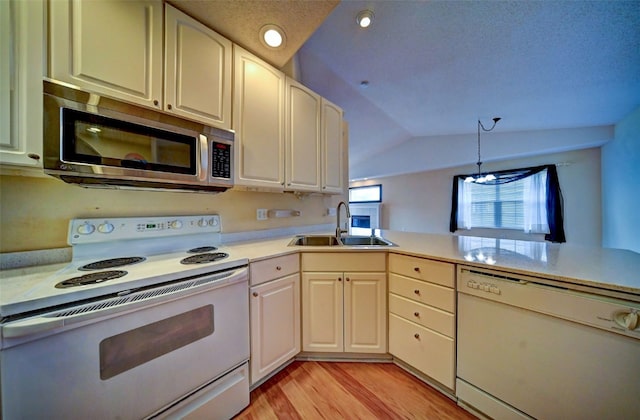 3690 Deer Valley Dr Unit B, Marion, IA 52303 - photo 24