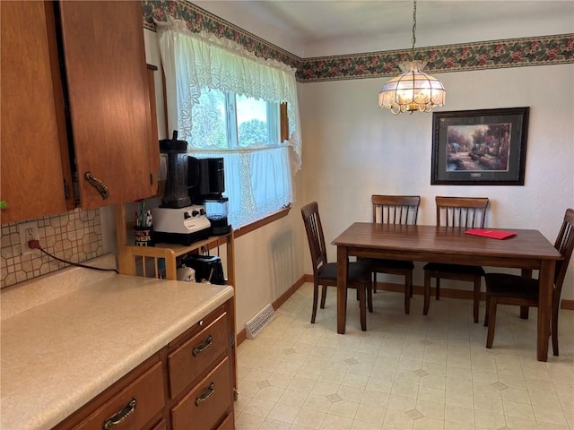 2100 Carolina Dr NE, Cedar Rapids, IA 52402 - photo 8