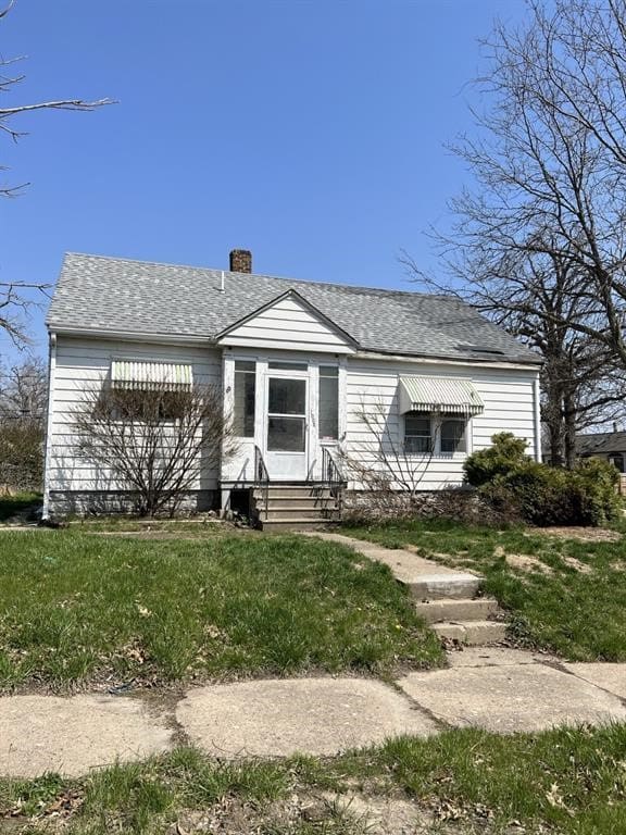 1002 Center Point Rd NE, Cedar Rapids, IA 52402 - photo 1