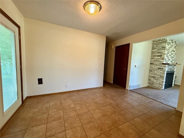 3104 Woodland Dr SW, Cedar Rapids, IA 52404 - photo 3