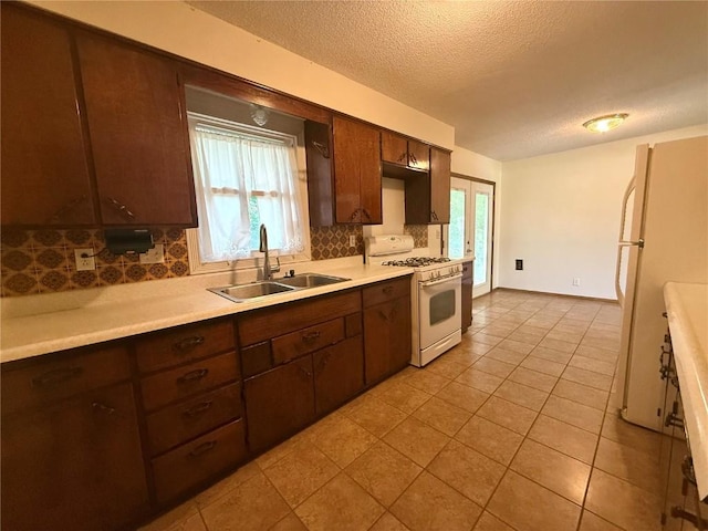 3104 Woodland Dr SW, Cedar Rapids, IA 52404 - photo 5
