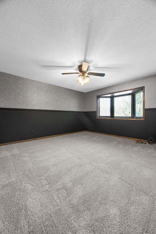 3840 Holly Dr SW, Cedar Rapids, IA 52404 - photo 19