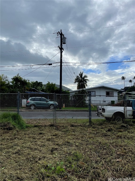 Listing photo 3 for 85-756 Kaupuni Pl, Waianae HI 96792