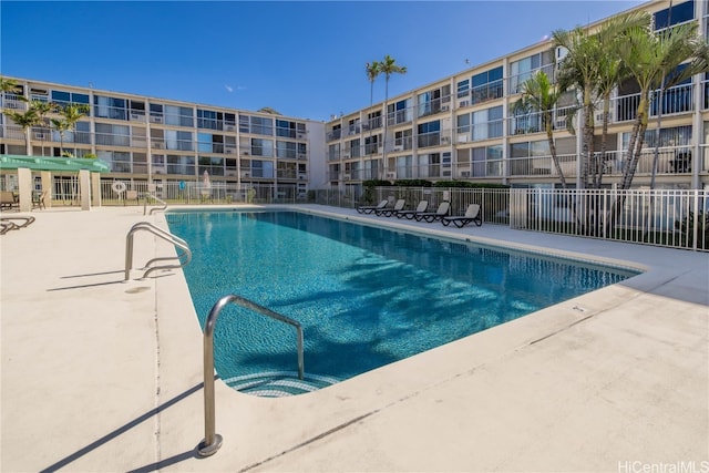 view of swimming pool