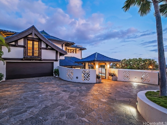 view of front facade with a garage