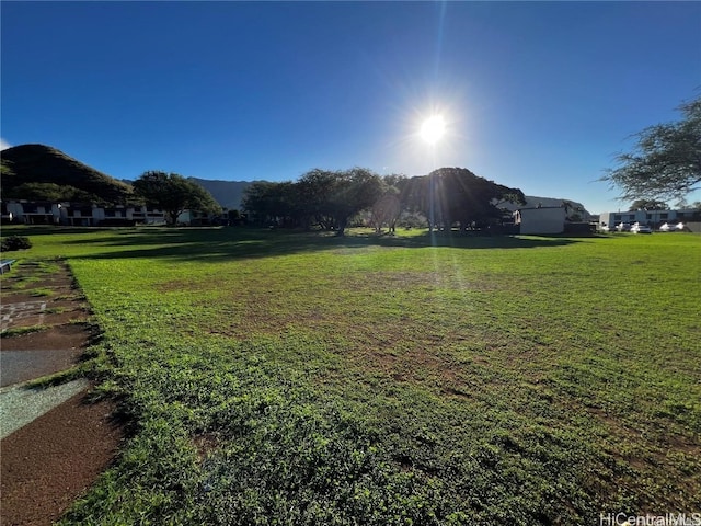 view of yard with a mountain view