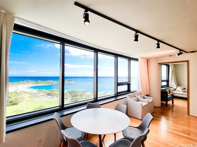 Listing photo 2 for 1330 Ala Moana Blvd Unit 1806, Honolulu HI 96814