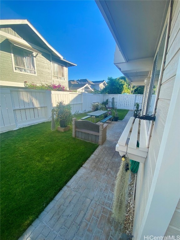 view of yard featuring a patio