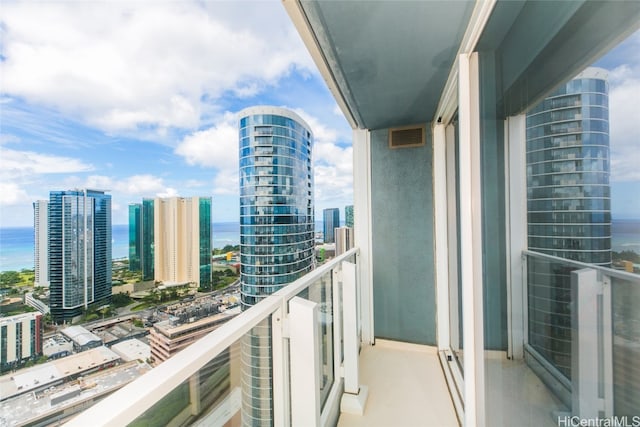 Listing photo 3 for 1296 Kapiolani Blvd Unit 3805, Honolulu HI 96814