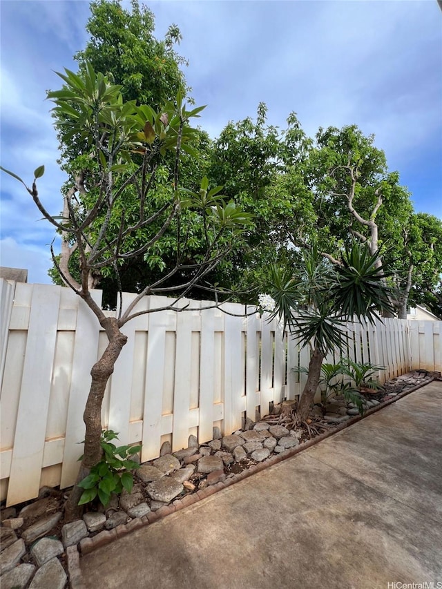 91-1021 Kuina St Unit 119, Ewa Beach, HI 96706 - view of patio with fence