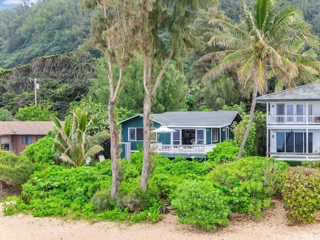 view of front of property