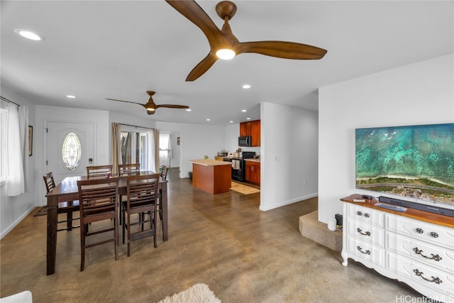 dining area with ceiling fan