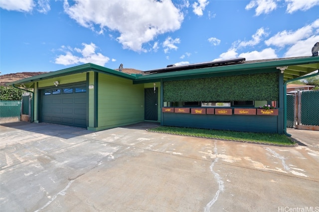 view of front facade with a garage