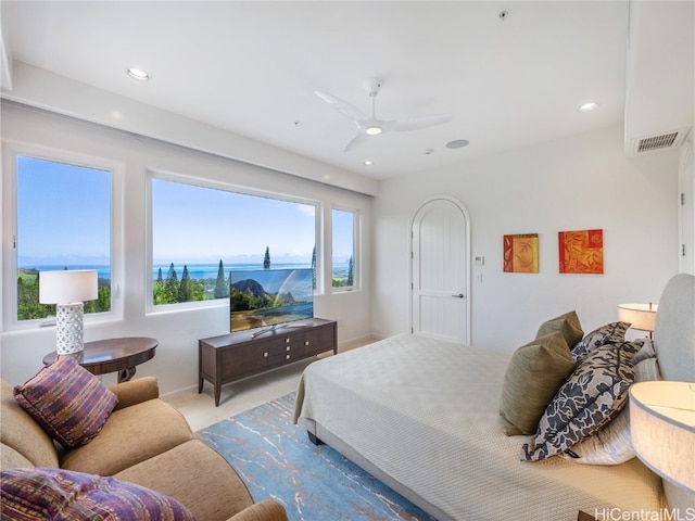 bedroom with ceiling fan