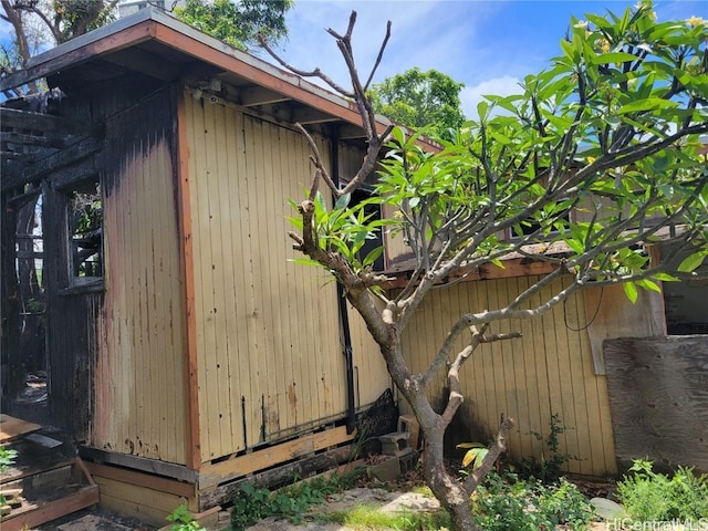 view of outbuilding