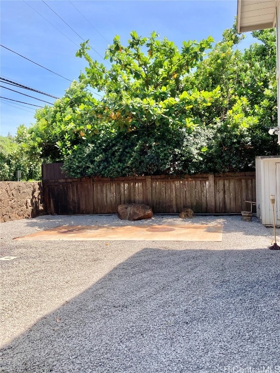 view of yard with a patio area