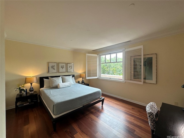 1740 S Beretania St Unit 33, Honolulu, HI 96826 - bedroom featuring crown molding, baseboards, and hardwood / wood-style floors