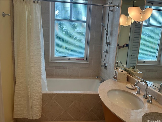 1740 S Beretania St Unit 33, Honolulu, HI 96826 - full bath with tiled shower / bath and vanity