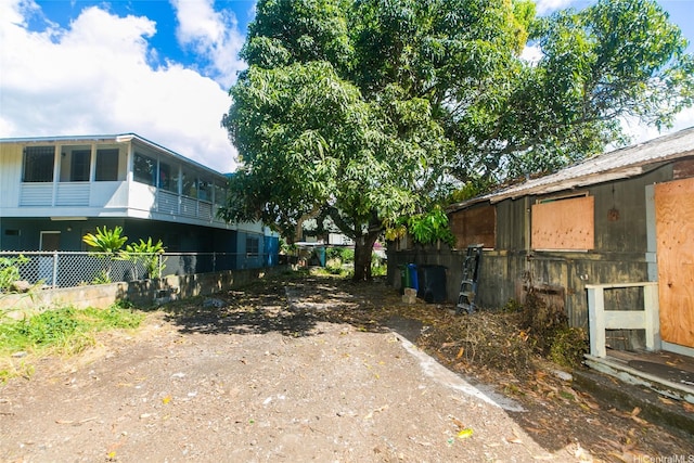 view of yard featuring fence