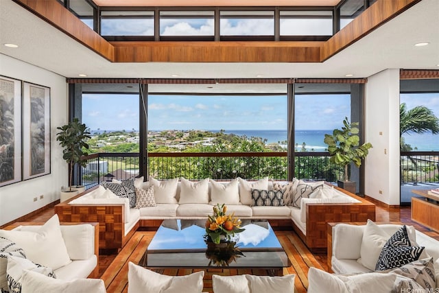3869 Pokapahu Pl, Honolulu, HI 96816 - sunroom with a water view