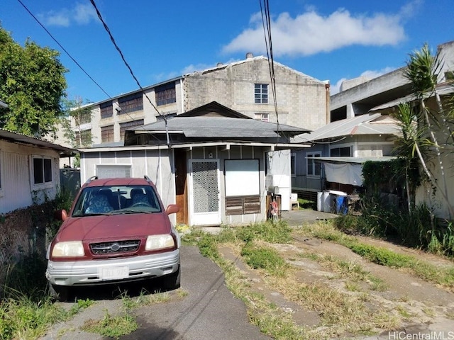 view of front facade