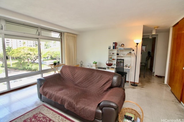 1511 Nuuanu Ave Unit 338, Honolulu, HI 96817 - view of living area