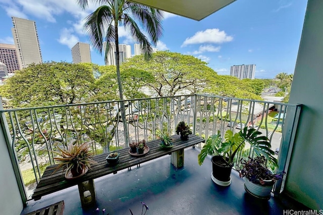 1511 Nuuanu Ave Unit 338, Honolulu, HI 96817 - balcony with a city view
