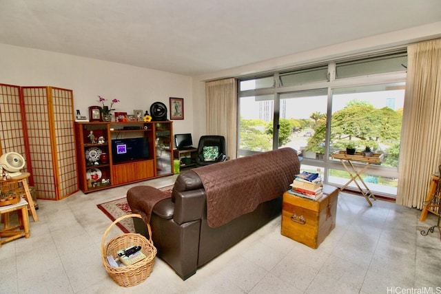 1511 Nuuanu Ave Unit 338, Honolulu, HI 96817 - view of living room