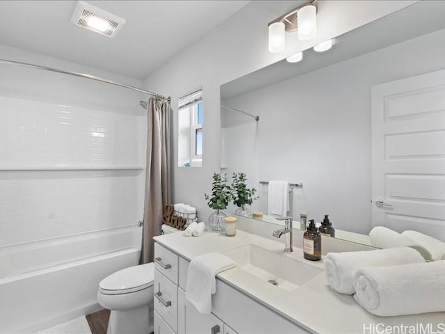 91-3525 Kauluakoko St Unit 2207, Ewa Beach, HI 96706 - full bathroom featuring vanity, shower / bath combo with shower curtain, and toilet