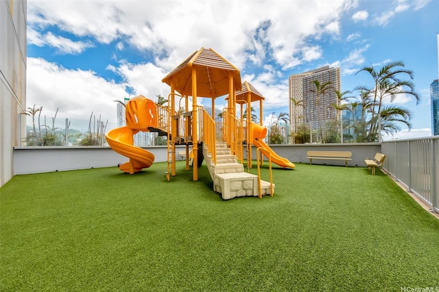 988 Halekauwila St Unit 4209, Honolulu, HI 96814 - view of communal playground