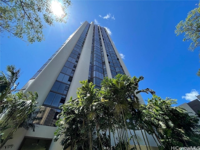 930 Kaheka St Unit 203, Honolulu HI, 96814, 3 bedrooms, 2 baths condo for sale