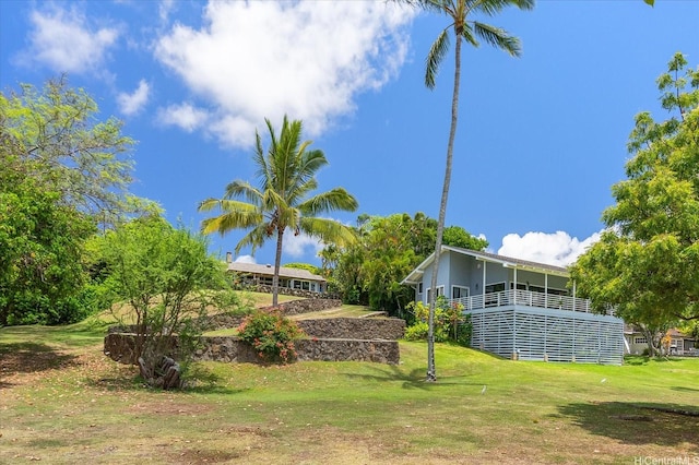 44-519 Kaneohe Bay Dr, Kaneohe, HI 96744 - view of grassy yard