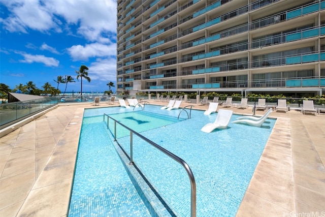 view of swimming pool