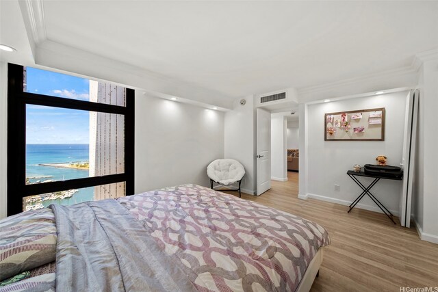 1600 Ala Moana Blvd Unit 3702, Honolulu, HI 96815 - bedroom with recessed lighting, baseboards, visible vents, and light wood-style flooring