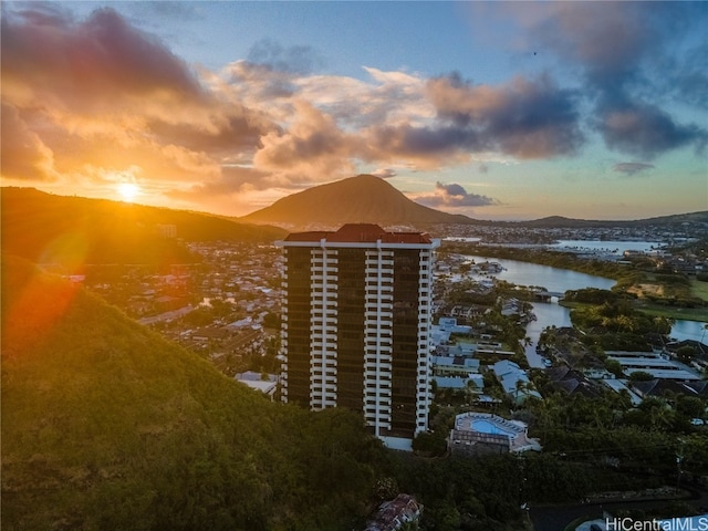 Listing photo 2 for 250 Kawaihae St Unit 14E, Honolulu HI 96825