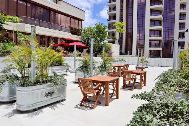 803 Waimanu St Unit 426, Honolulu, HI 96813 - view of patio / terrace