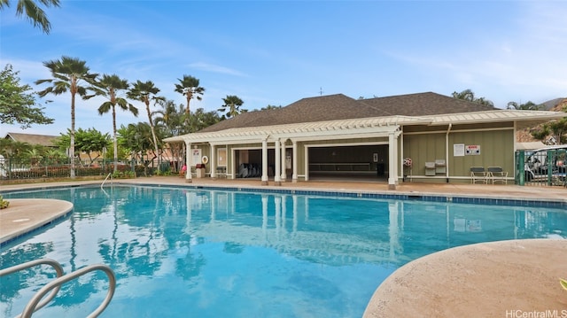 view of swimming pool featuring a patio