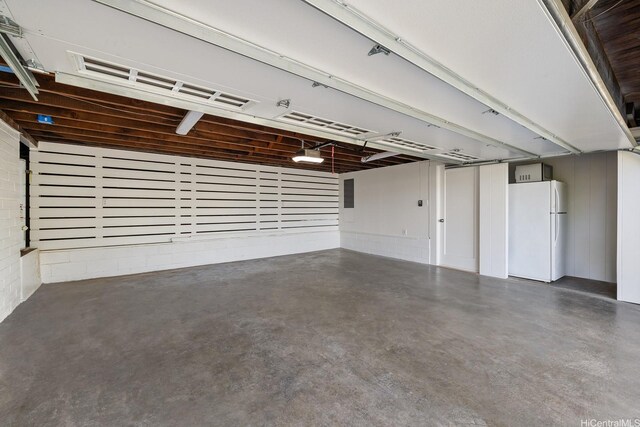 2340 University Ave, Honolulu, HI 96822 - garage with freestanding refrigerator